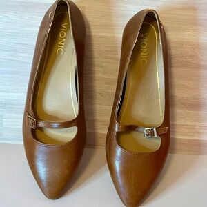 Vionic Women's Tan Mary Jane Flats